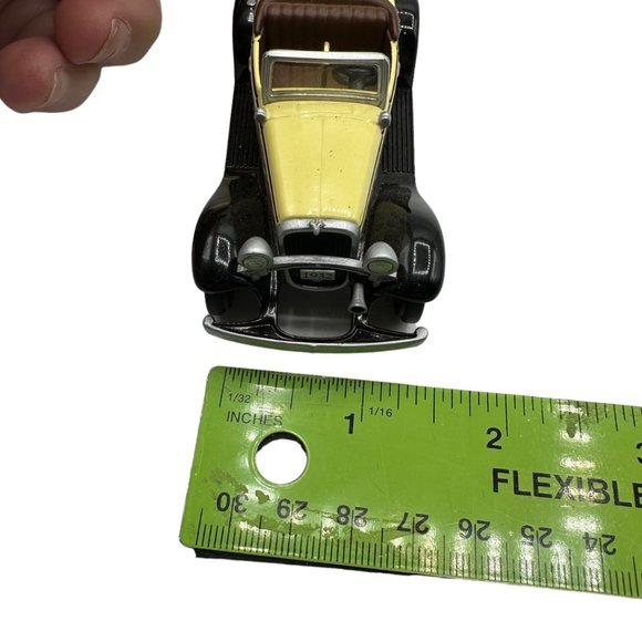 Hallmark Keepsake Ornament 1932 Chevrolet Standard Sports Roadster 1999 Vintage - Picture 10 of 11